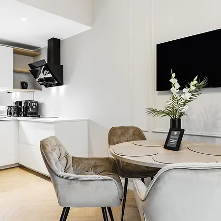 Bob W Centre - Ambassador *