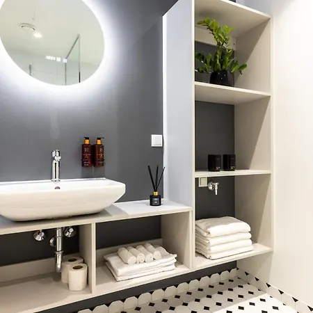 Bob W Centre - Ambassador *