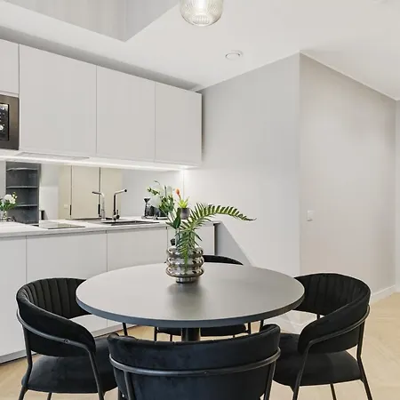 Bob W Centre - Ambassador *