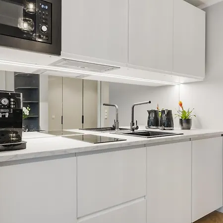 Bob W Centre - Ambassador Apartament Tallin