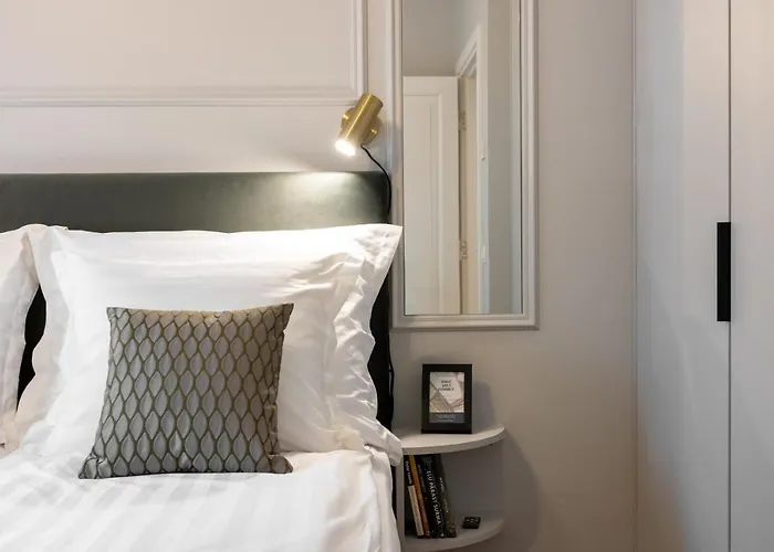 Bob W Centre - Ambassador Reval